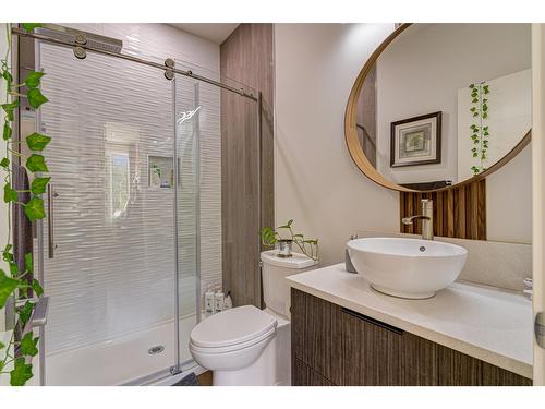 4 Sunset Lane, Fernie, BC - Indoor Photo Showing Bathroom