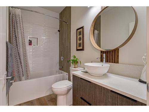 4 Sunset Lane, Fernie, BC - Indoor Photo Showing Bathroom