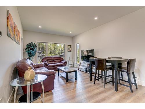 4 Sunset Lane, Fernie, BC - Indoor Photo Showing Living Room