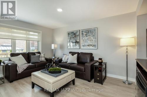 119 Bavin Street, Clarington (Bowmanville), ON - Indoor Photo Showing Living Room