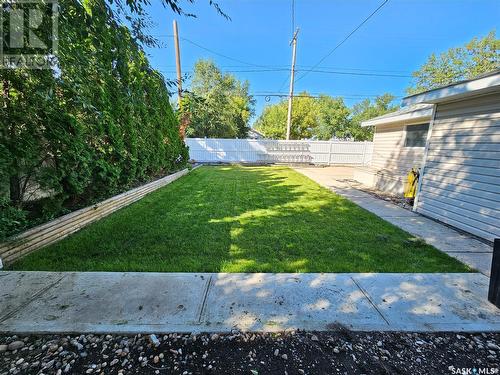 408 Duffield Street W, Moose Jaw, SK - Outdoor