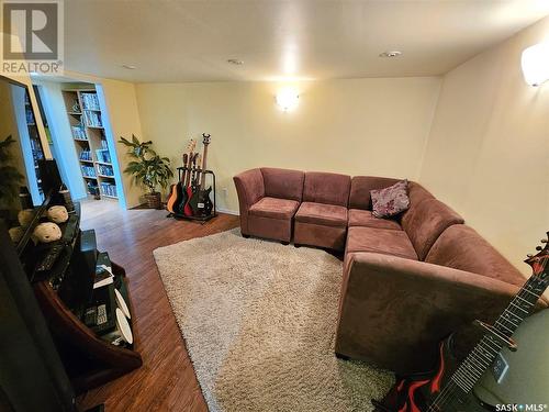 408 Duffield Street W, Moose Jaw, SK - Indoor Photo Showing Living Room