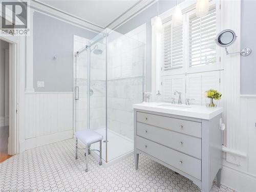 932 3Rd Avenue W, Owen Sound, ON - Indoor Photo Showing Bathroom