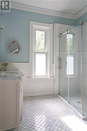 932 3Rd Avenue W, Owen Sound, ON - Indoor Photo Showing Bathroom