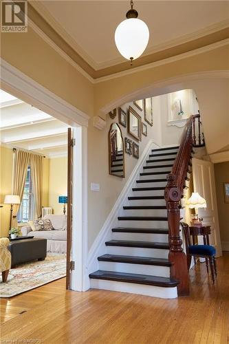 Commanding Oak stair case - 932 3Rd Avenue W, Owen Sound, ON - Indoor Photo Showing Other Room