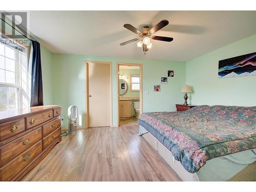 2550 Hollywood Road Unit# 104, Kelowna, BC - Indoor Photo Showing Bedroom