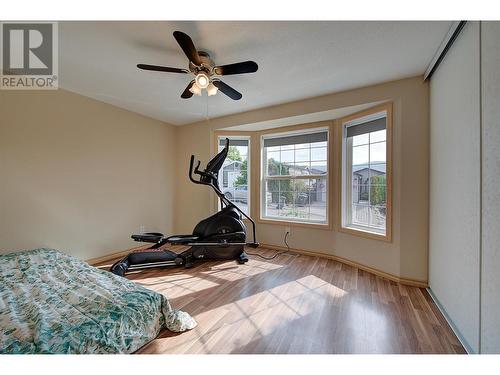 2550 Hollywood Road Unit# 104, Kelowna, BC - Indoor Photo Showing Gym Room