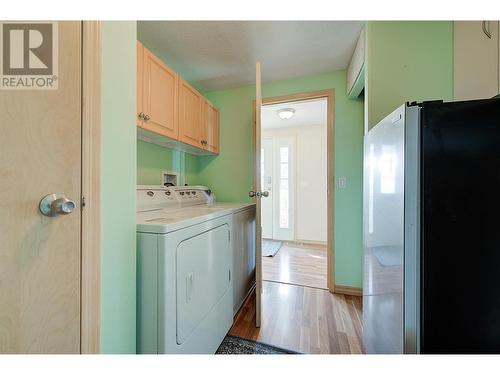 2550 Hollywood Road Unit# 104, Kelowna, BC - Indoor Photo Showing Laundry Room