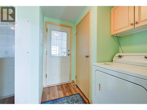 2550 Hollywood Road Unit# 104, Kelowna, BC - Indoor Photo Showing Laundry Room