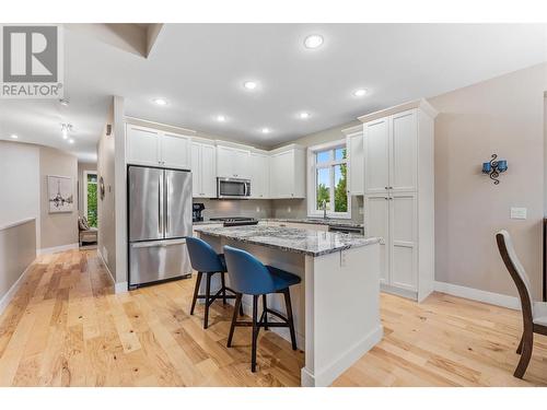 13117 Porter Drive, Lake Country, BC - Indoor Photo Showing Kitchen With Upgraded Kitchen