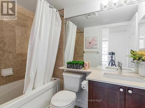 709 - 761 Bay Street, Toronto, ON - Indoor Photo Showing Bathroom