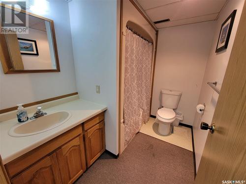 201 Arthur Street, Cut Knife, SK - Indoor Photo Showing Bathroom