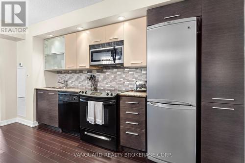 637 - 8 Telegram Mews, Toronto (Waterfront Communities), ON - Indoor Photo Showing Kitchen With Upgraded Kitchen