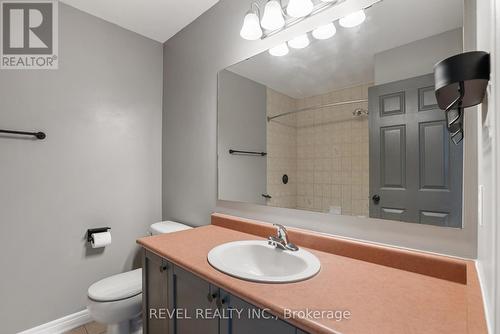 176 Thrushwood Drive, Barrie (Holly), ON - Indoor Photo Showing Bathroom