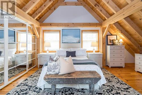 431 Mundy'S Bay Road, Midland, ON - Indoor Photo Showing Bedroom