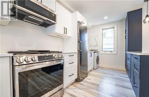 4 6Th Street, Grimsby, ON - Indoor Photo Showing Kitchen