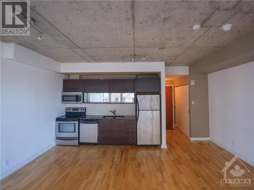 324 Laurier Avenue W Unit#615, Ottawa, ON - Indoor Photo Showing Kitchen