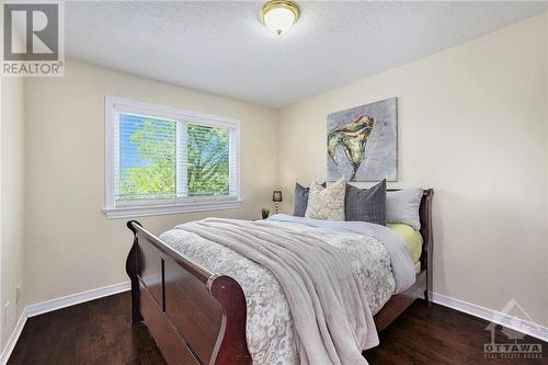 101 Picasso Drive, Ottawa, ON - Indoor Photo Showing Bedroom