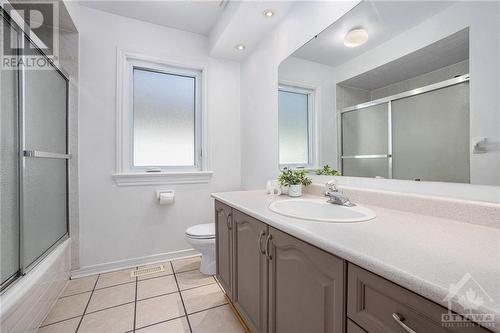 101 Picasso Drive, Ottawa, ON - Indoor Photo Showing Bathroom