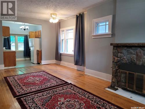 106 31St Street W, Saskatoon, SK - Indoor With Fireplace