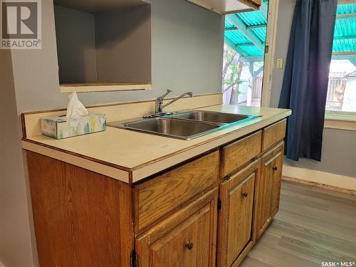 106 31St Street W, Saskatoon, SK - Indoor Photo Showing Kitchen With Double Sink