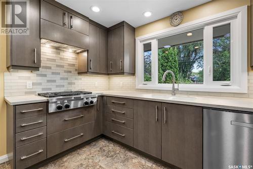 313 Bate Crescent, Saskatoon, SK - Indoor Photo Showing Kitchen With Upgraded Kitchen