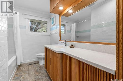 313 Bate Crescent, Saskatoon, SK - Indoor Photo Showing Bathroom