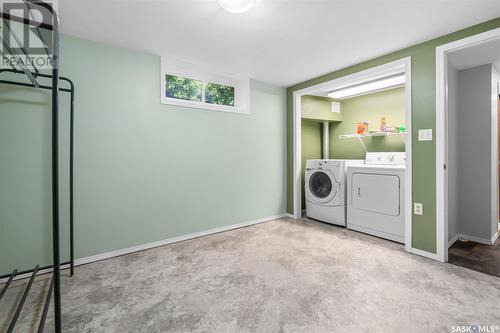 313 Bate Crescent, Saskatoon, SK - Indoor Photo Showing Laundry Room