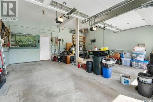 313 Bate Crescent, Saskatoon, SK - Indoor Photo Showing Garage