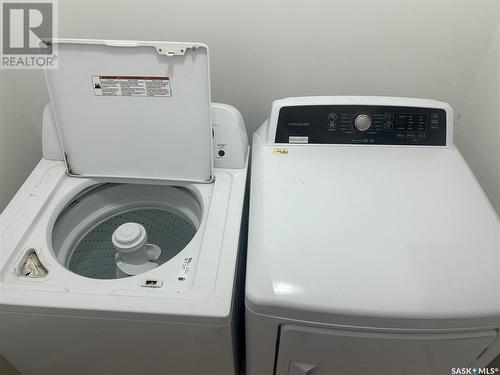 300 Princess Street, Imperial, SK - Indoor Photo Showing Laundry Room