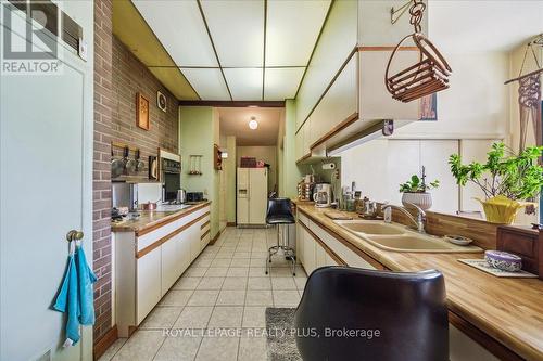 240 South Service Road, Mississauga (Mineola), ON - Indoor Photo Showing Kitchen With Double Sink