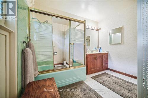 240 South Service Road, Mississauga (Mineola), ON - Indoor Photo Showing Bathroom