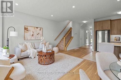 2448 Irish Moss Road, London, ON - Indoor Photo Showing Other Room