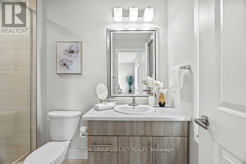 2448 Irish Moss Road, London, ON - Indoor Photo Showing Bathroom