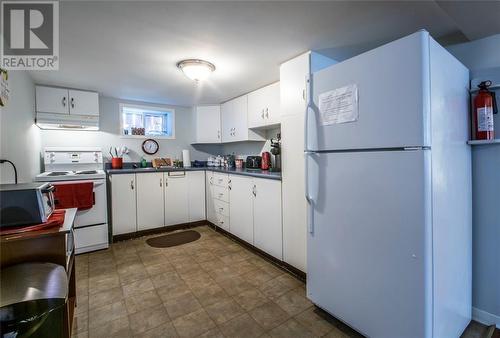 4 Calver Avenue, St. John'S, NL - Indoor Photo Showing Kitchen