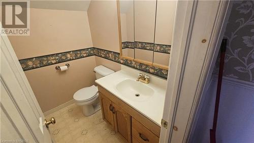 2nd floor bathroom - 868 4Th Avenue A W, Owen Sound, ON - Indoor Photo Showing Bathroom