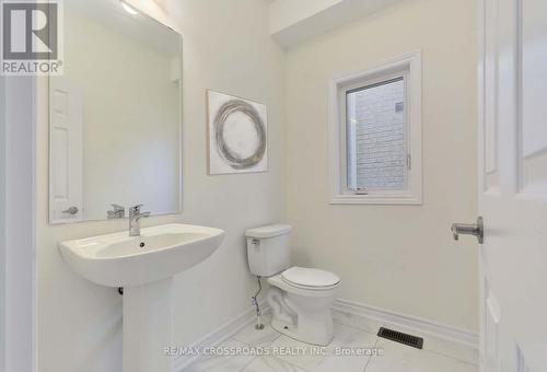 213 Doug Finney Street, Oshawa, ON - Indoor Photo Showing Bathroom