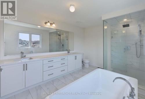 213 Doug Finney Street, Oshawa, ON - Indoor Photo Showing Bathroom