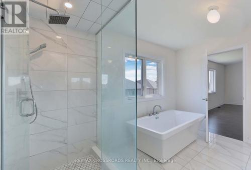 213 Doug Finney Street, Oshawa, ON - Indoor Photo Showing Bathroom