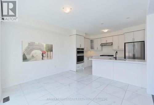 213 Doug Finney Street, Oshawa, ON - Indoor Photo Showing Kitchen