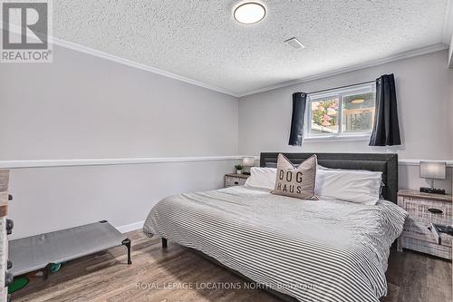 93 Dyer Drive, Wasaga Beach, ON - Indoor Photo Showing Bedroom