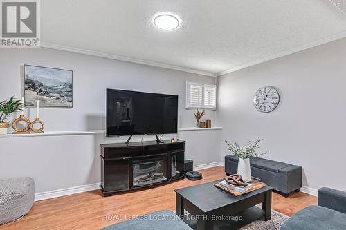 93 Dyer Drive, Wasaga Beach, ON - Indoor Photo Showing Living Room