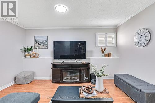 93 Dyer Drive, Wasaga Beach, ON - Indoor Photo Showing Living Room