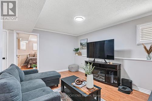 93 Dyer Drive, Wasaga Beach, ON - Indoor Photo Showing Living Room