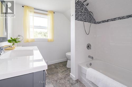 2041 Fairgrounds Road, Ramara, ON - Indoor Photo Showing Bathroom