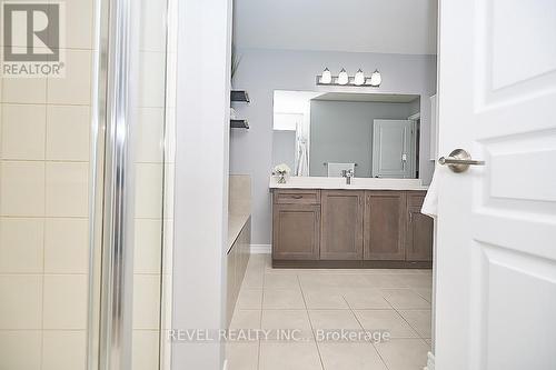 17 - 1401 Plains Road E, Burlington (Freeman), ON - Indoor Photo Showing Bathroom