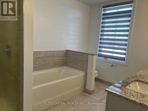 15 Frank Charlton Avenue, Markham, ON - Indoor Photo Showing Bathroom