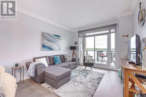 301 - 90 Orchard Point Road, Orillia, ON - Indoor Photo Showing Living Room