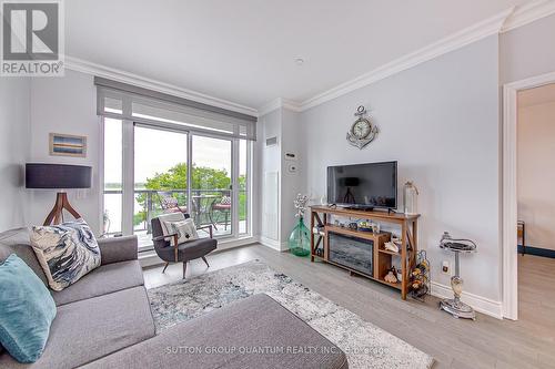 301 - 90 Orchard Point Road, Orillia, ON - Indoor Photo Showing Living Room