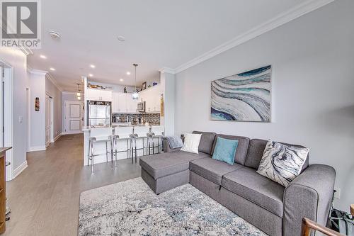 301 - 90 Orchard Point Road, Orillia, ON - Indoor Photo Showing Living Room